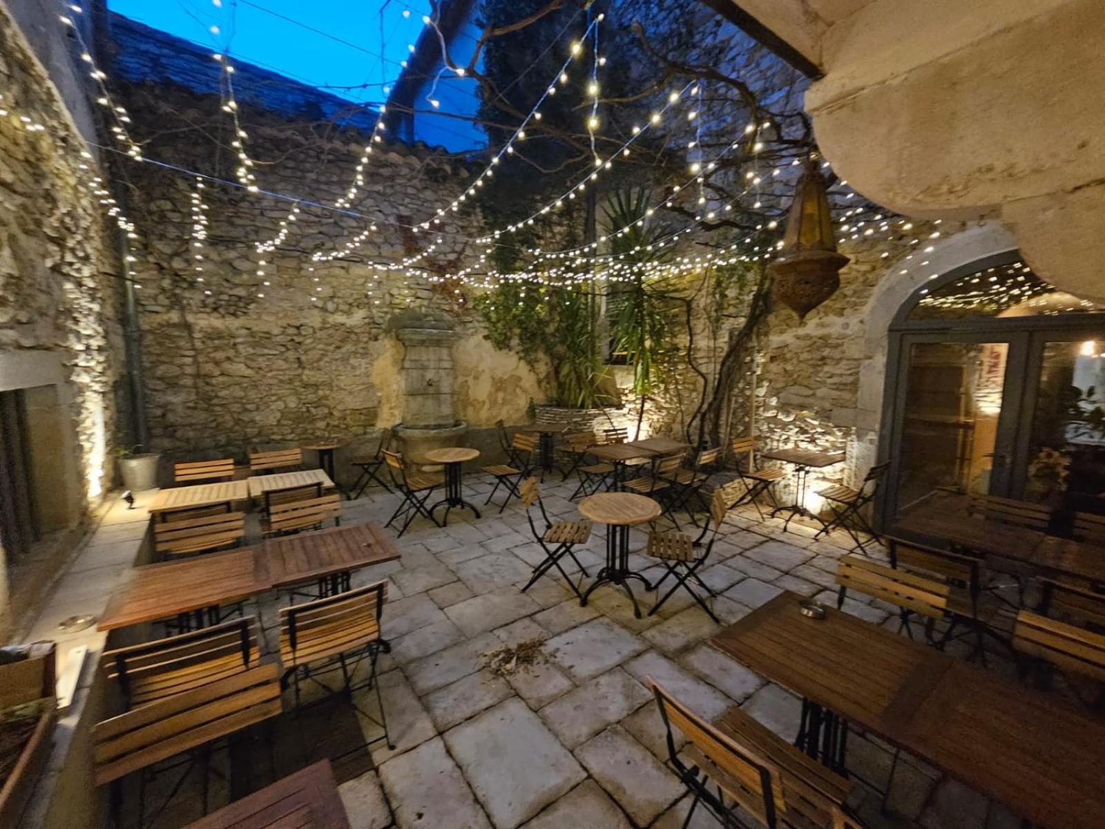 ホテル Le Patio グリニャン エクステリア 写真